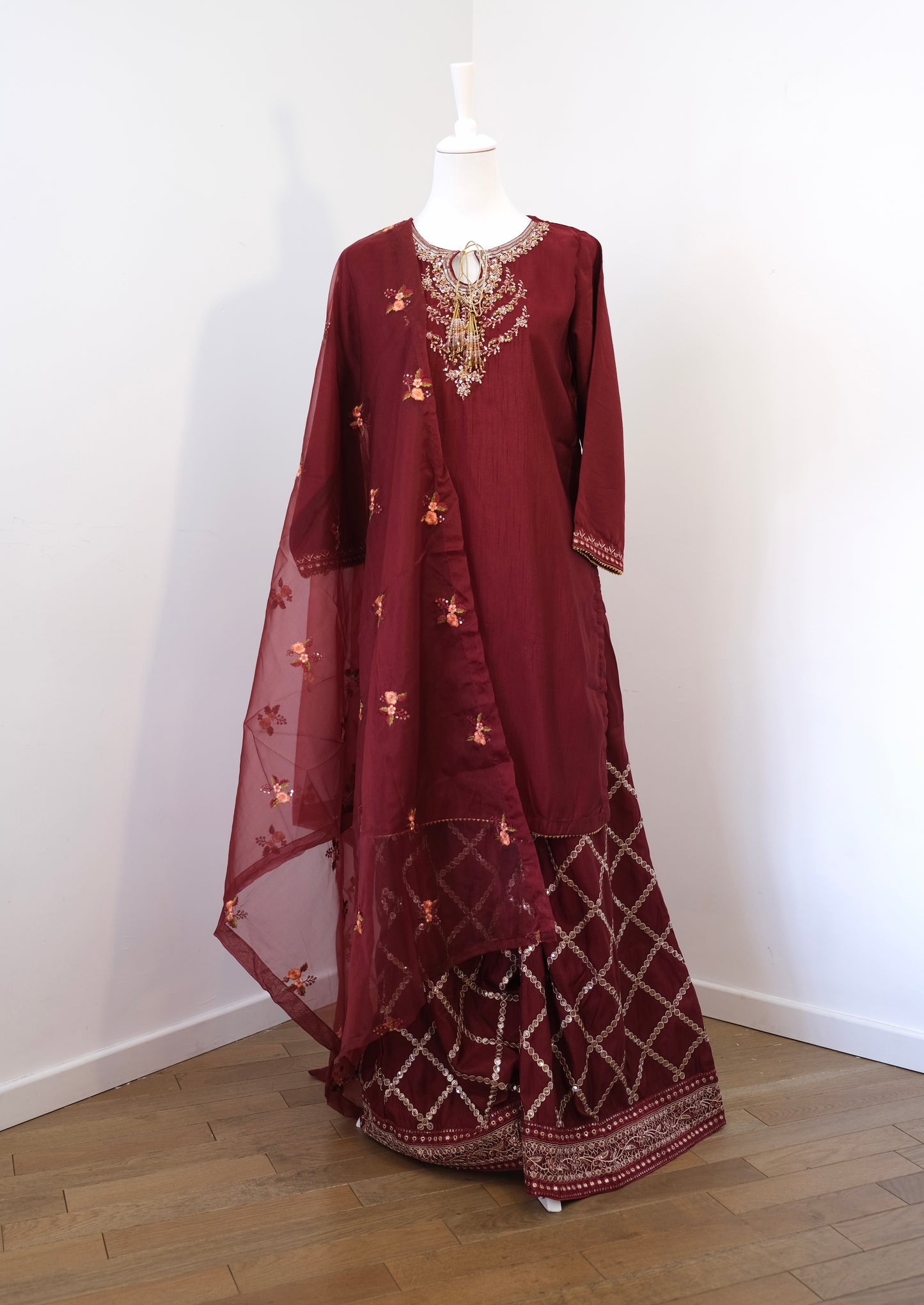 Salwar Kameez Roop