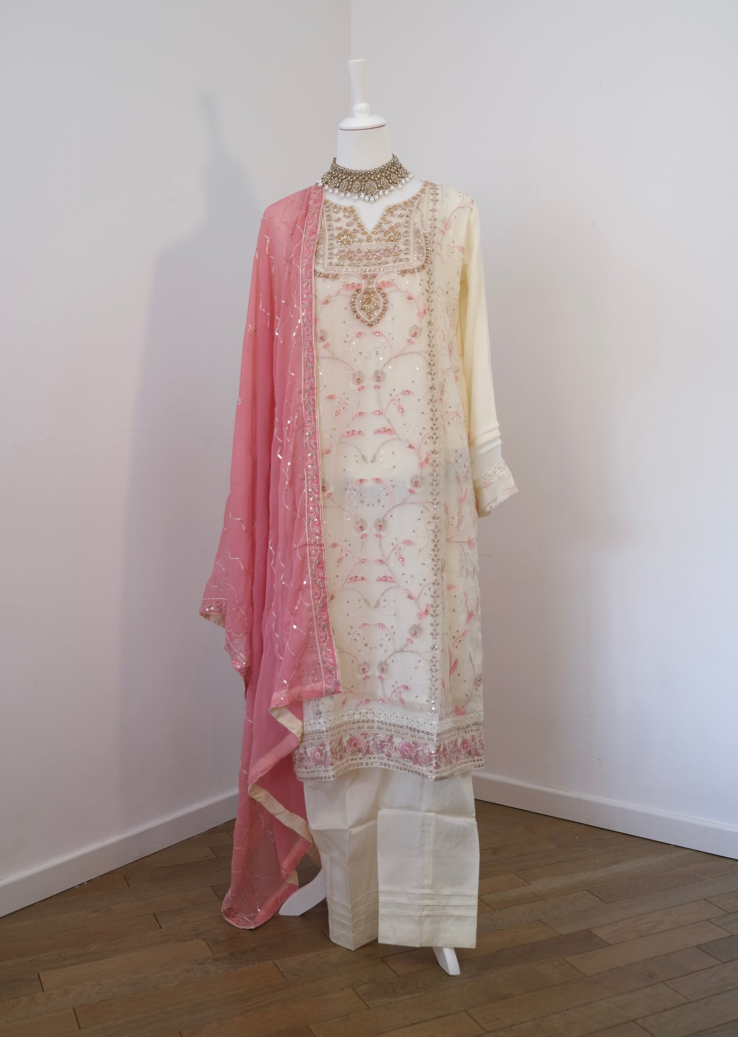 Salwar Kameez Amana