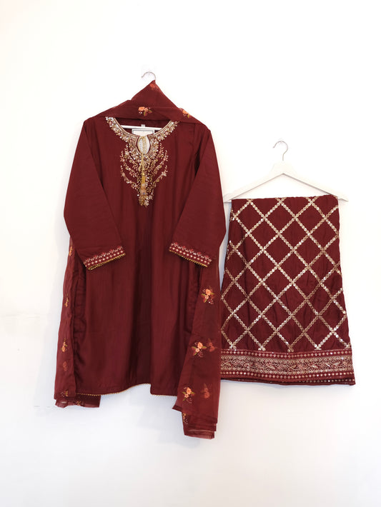 Salwar Kameez Roop