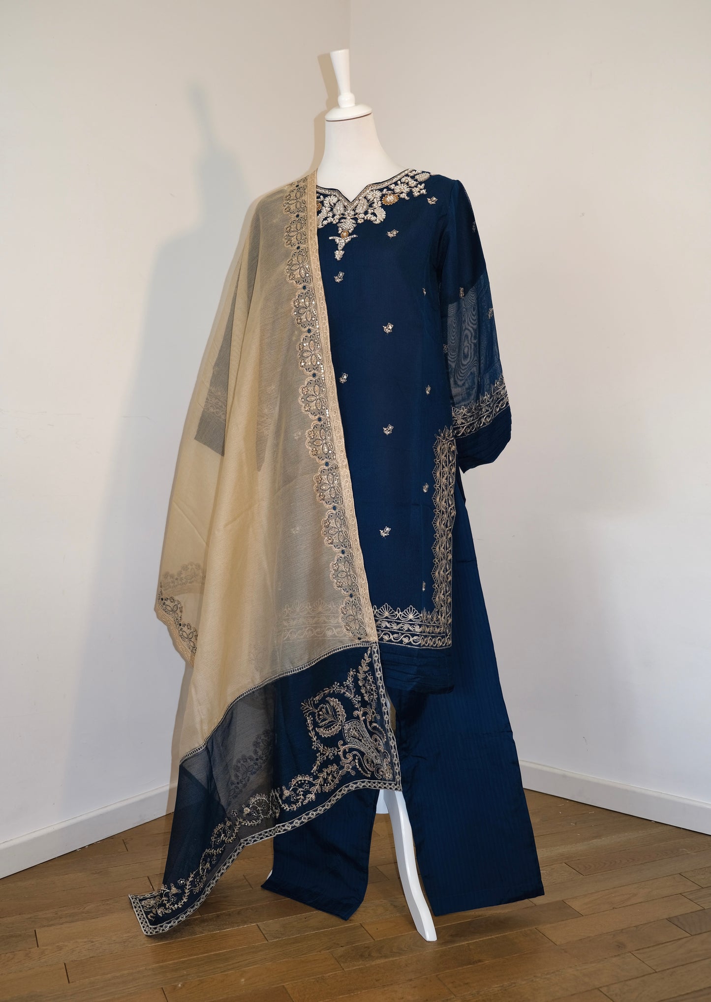 Salwar Kameez Esha