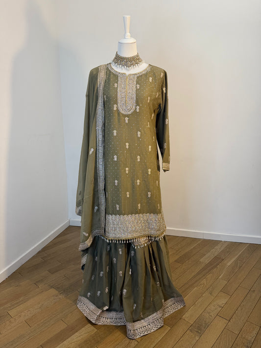 Salwar Kameez Aiza