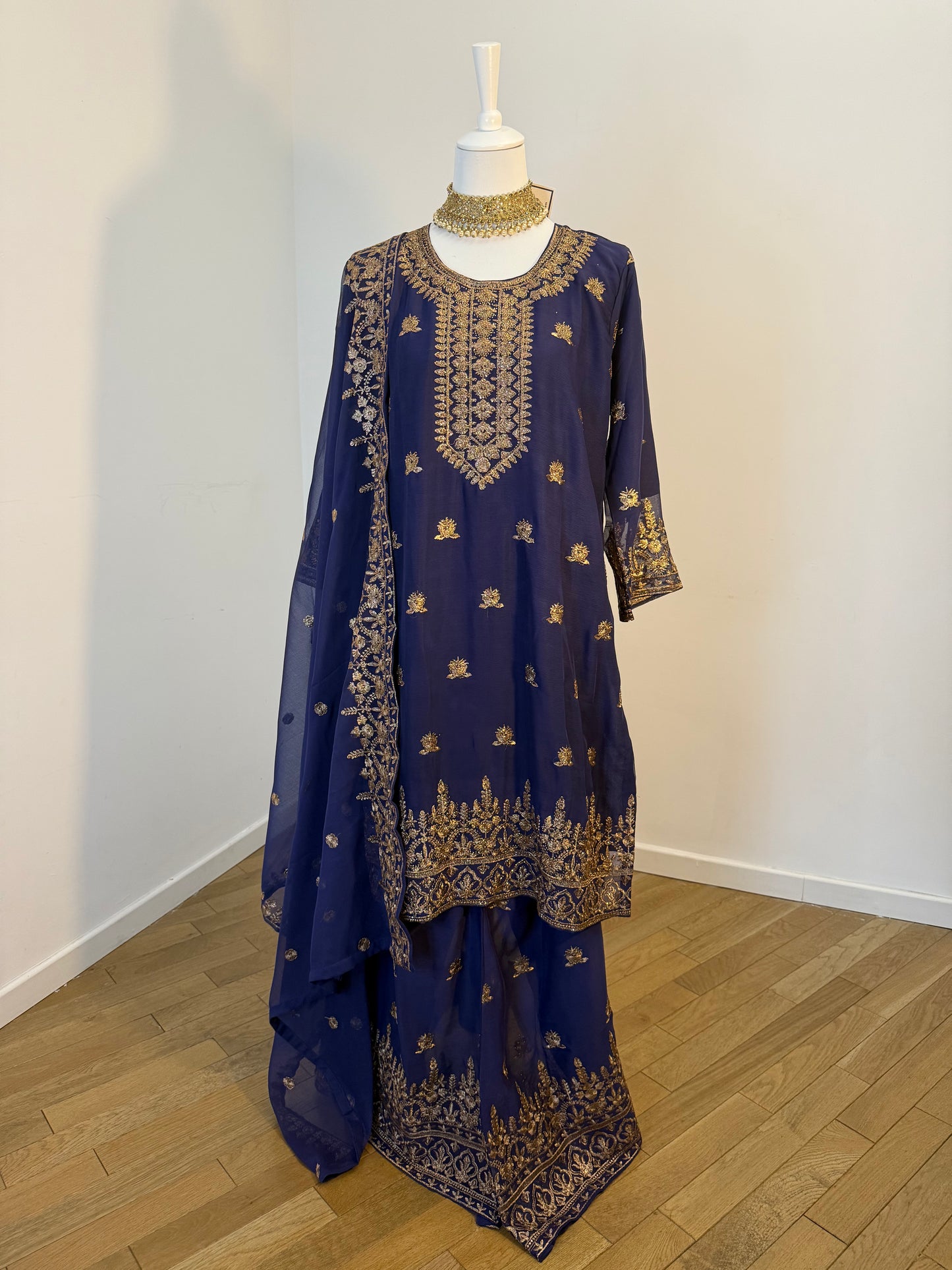 Salwar Kameez Sofia
