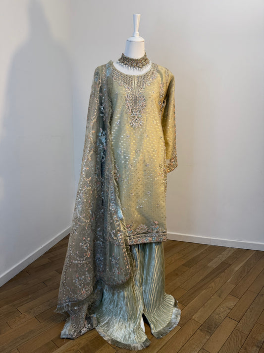 Salwar Kameez Sajal (dorée)