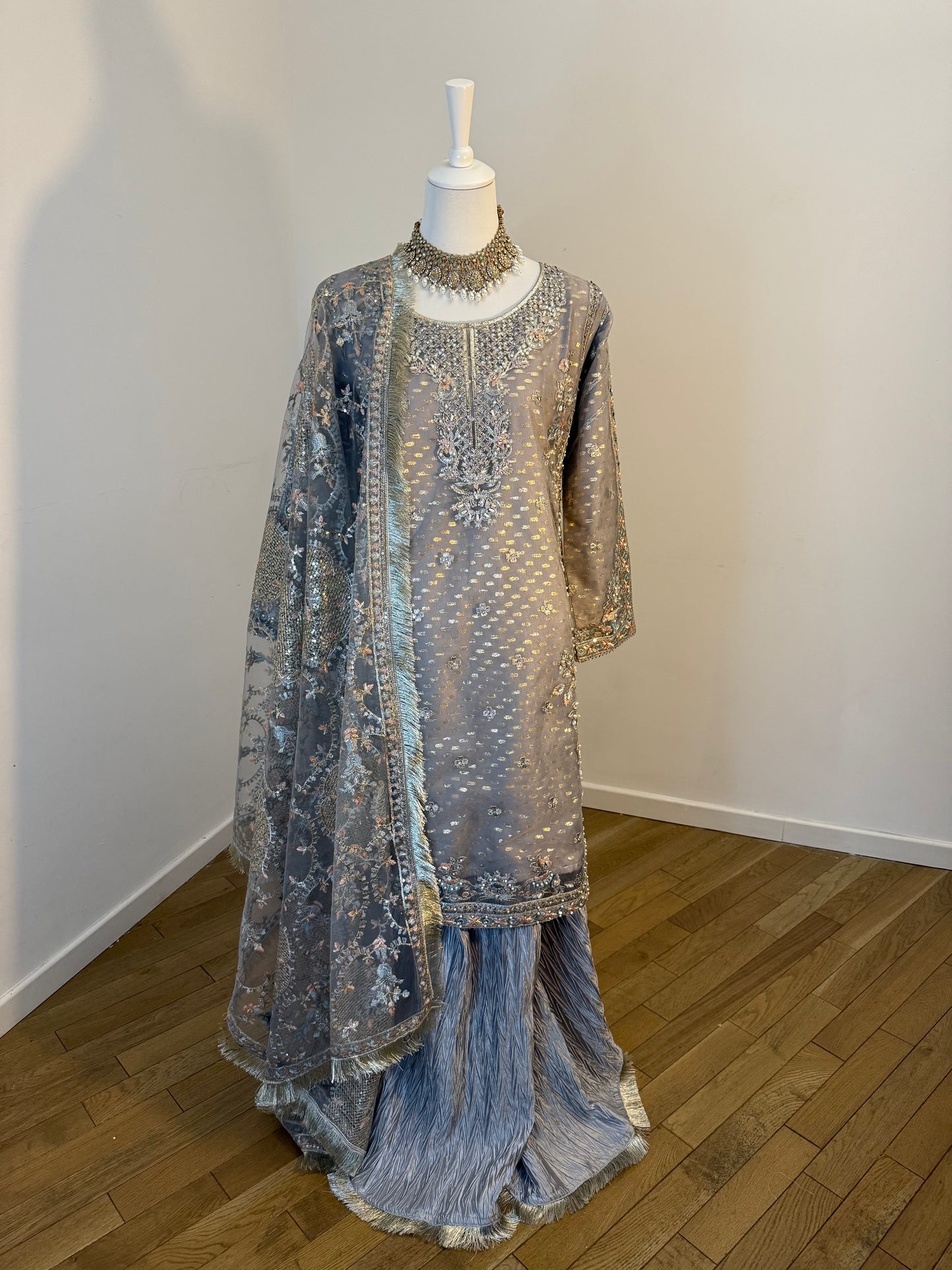 Salwar Kameez Sajal (gris)