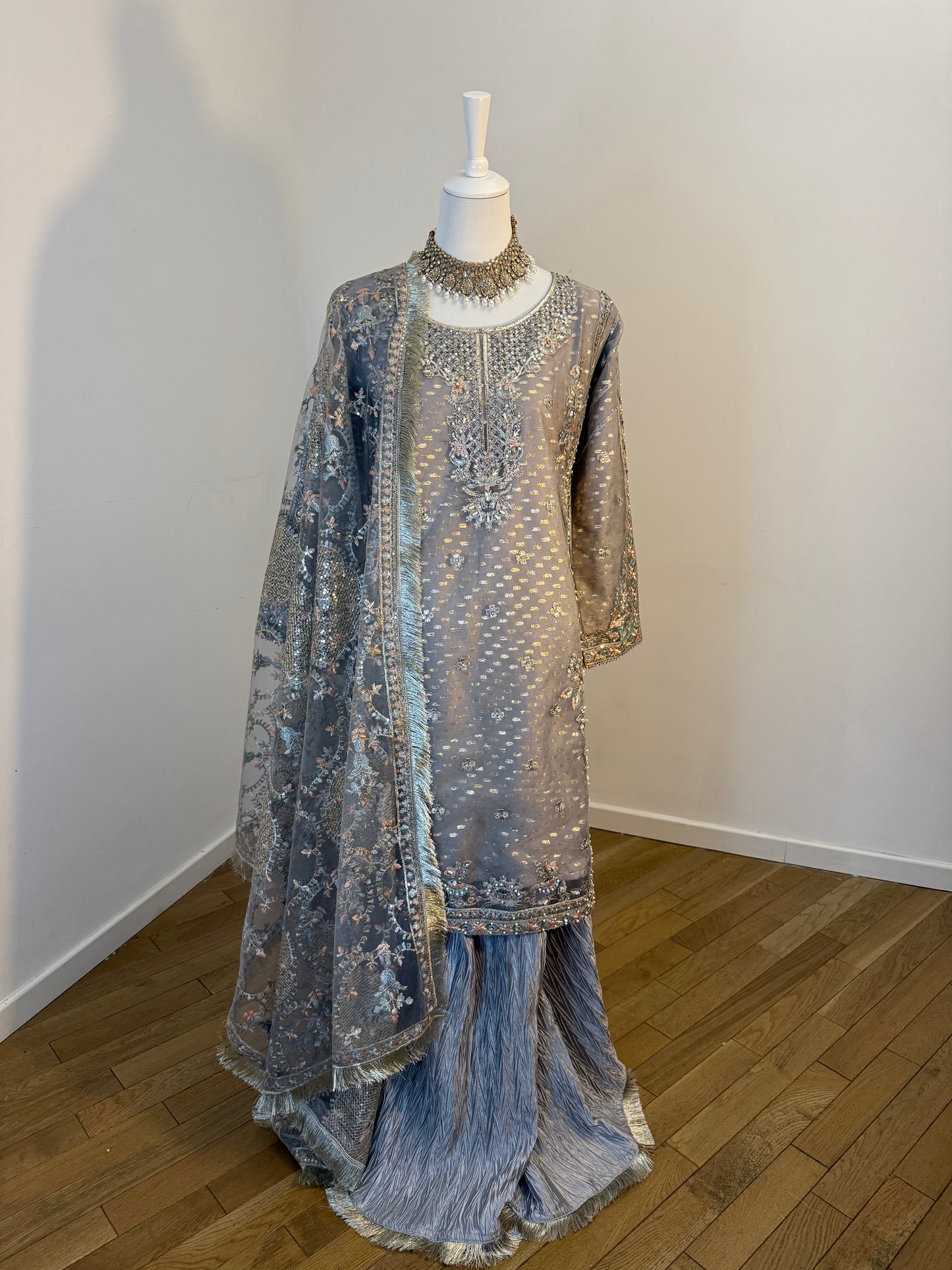 Salwar Kameez Sajal (gris)